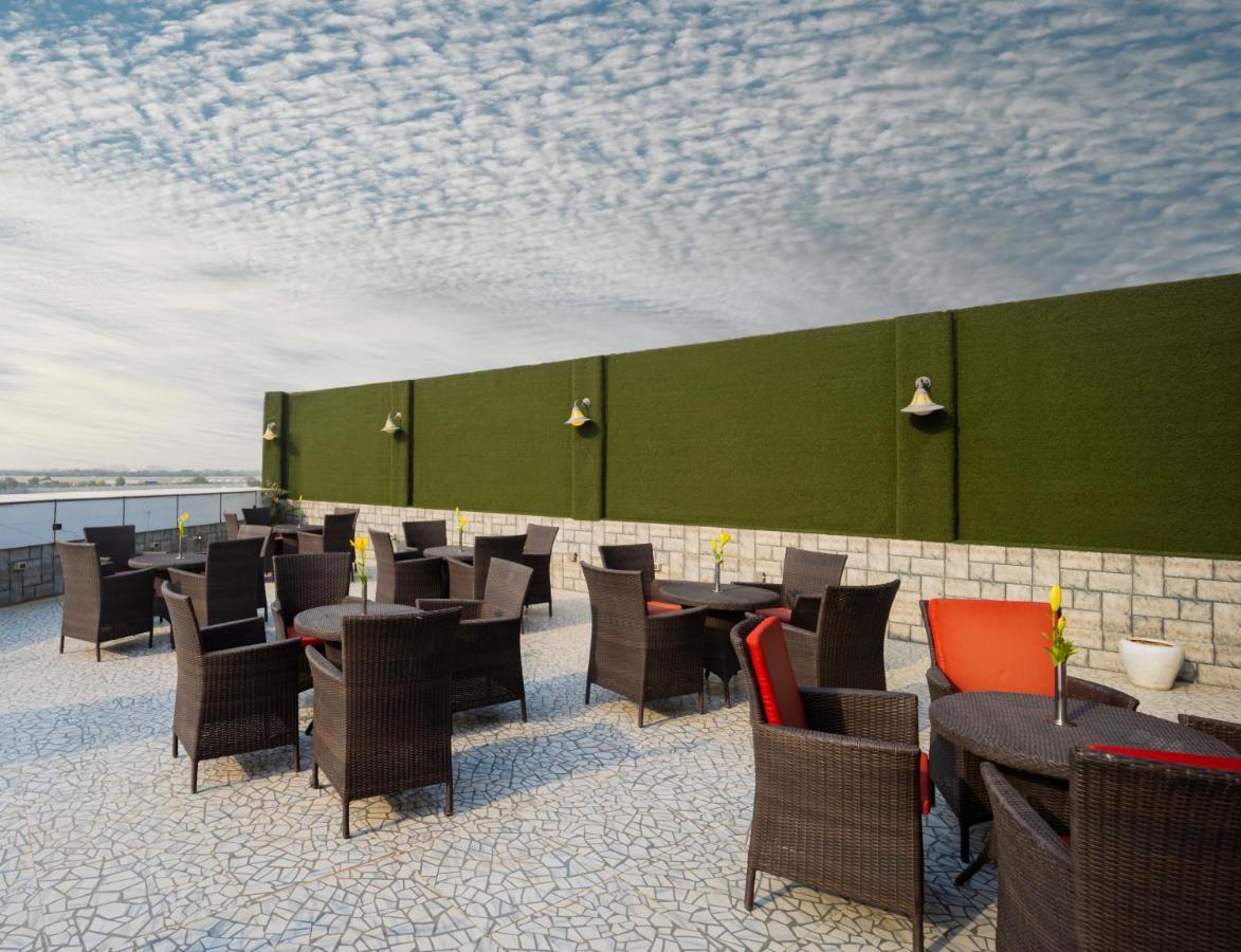 Hotel Shanti Palace Mahipalpur New Delhi Luaran gambar