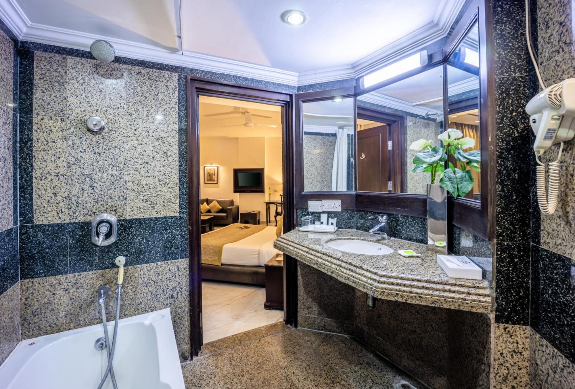 Hotel Shanti Palace Mahipalpur New Delhi Luaran gambar