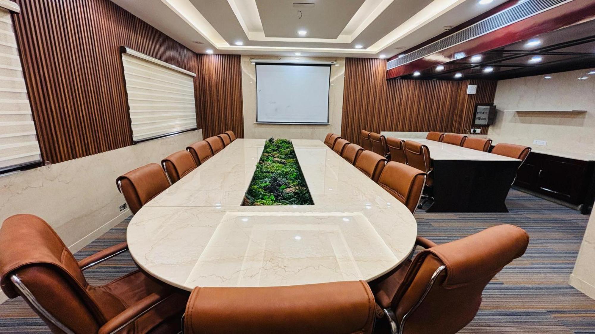 Hotel Shanti Palace Mahipalpur New Delhi Luaran gambar