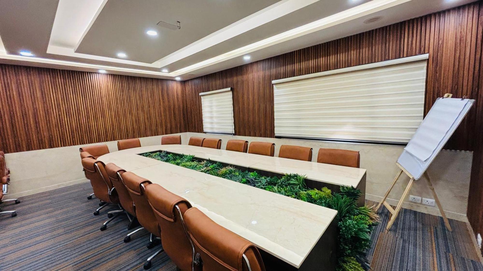 Hotel Shanti Palace Mahipalpur New Delhi Luaran gambar