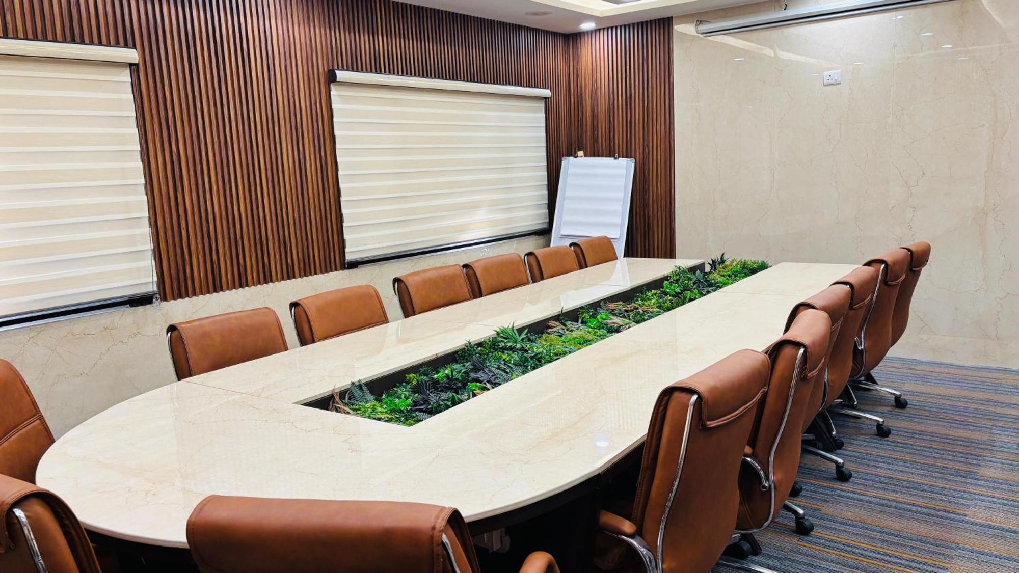 Hotel Shanti Palace Mahipalpur New Delhi Luaran gambar